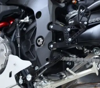Podnóżki regulowane RG RACING YAMAHA YZF-R1 / R1M 15- ZESTAW BLACK Oferta limitowana