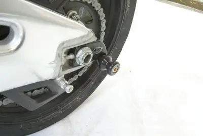 Niska cena Rolki wahacza RG RACING OFFSET APRILIA RSV-4 BLACK